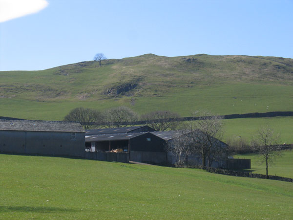 Looking up to Cragg Farm